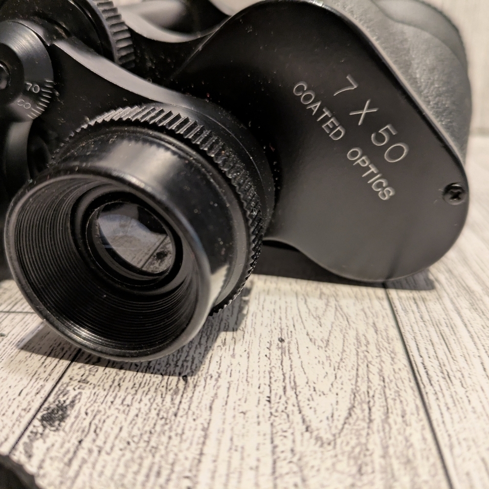 Classic Black Binoculars with Hard Case - Picture 12 of 16